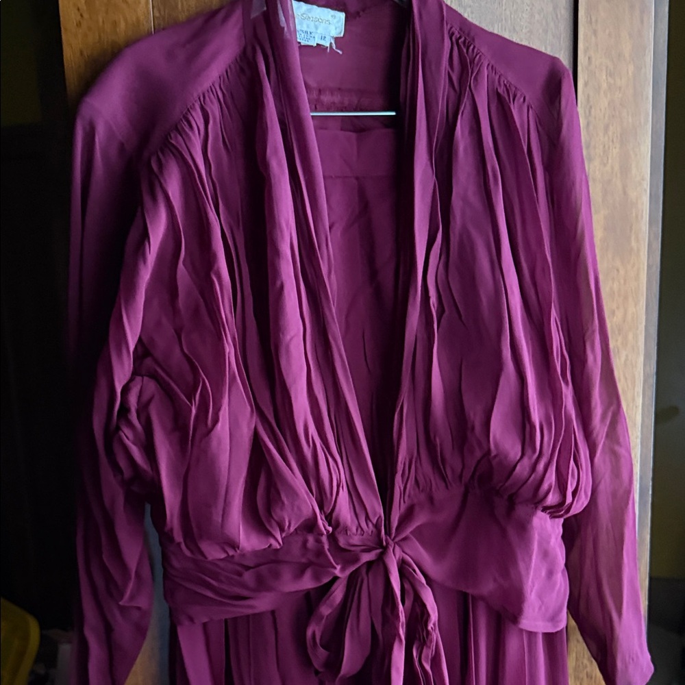 Chic Women's Burgundy Skirt Set
